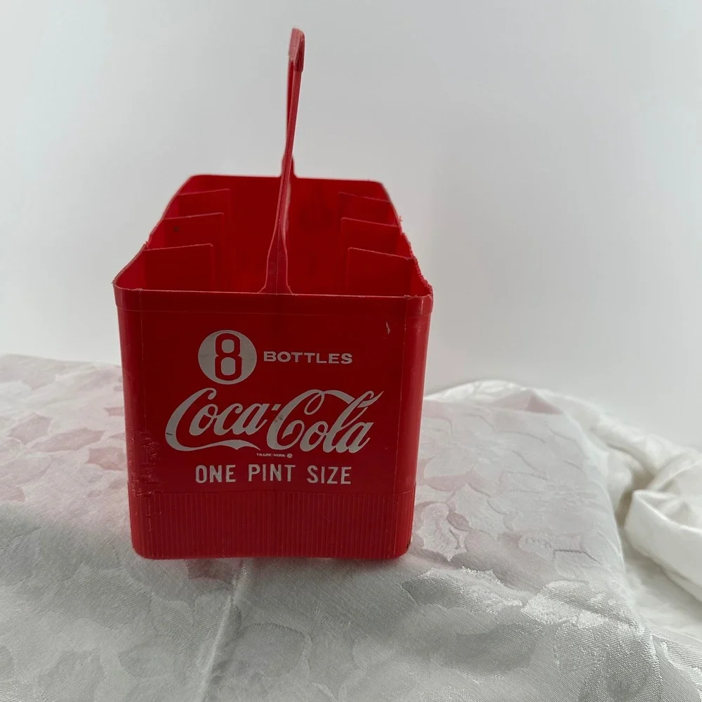Coca-Cola Bottle Carrier Red Good Vintage 8 Bottle One Pint Size Plastic Crate